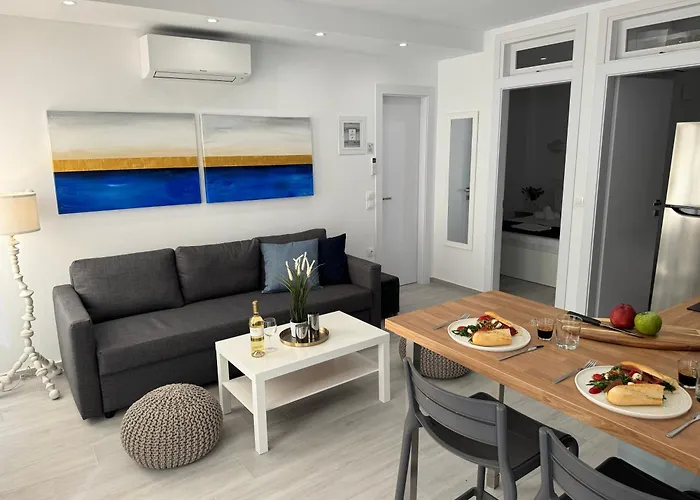 Central Suites Aegina 3