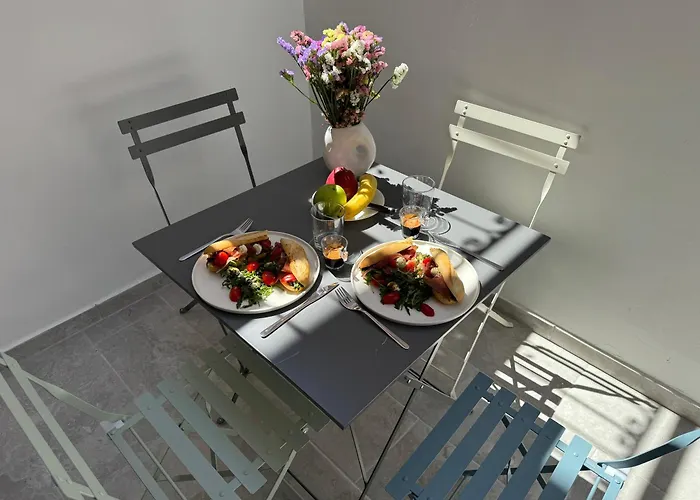 Central Suites Aegina 3