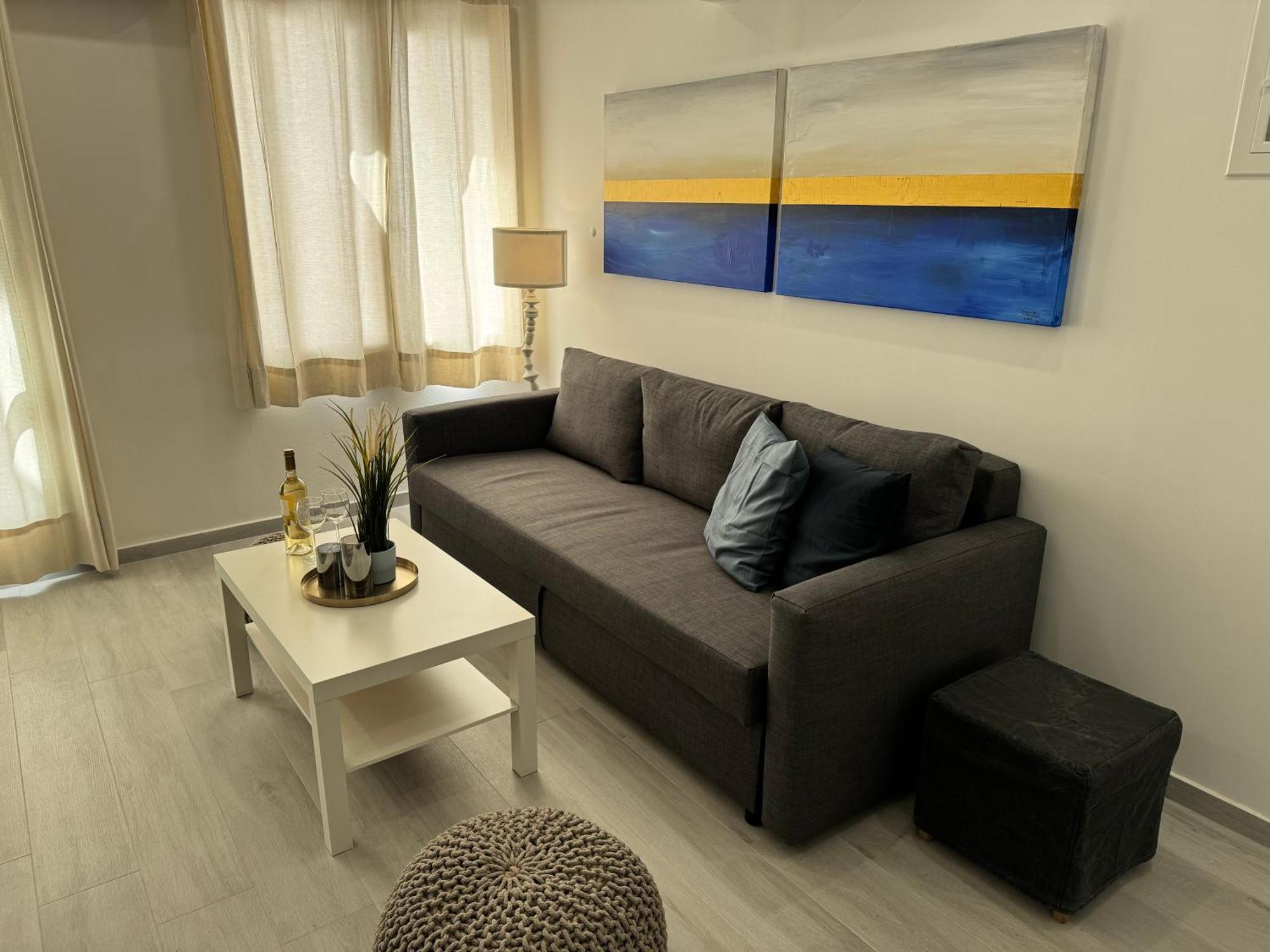 Apartment 3 *