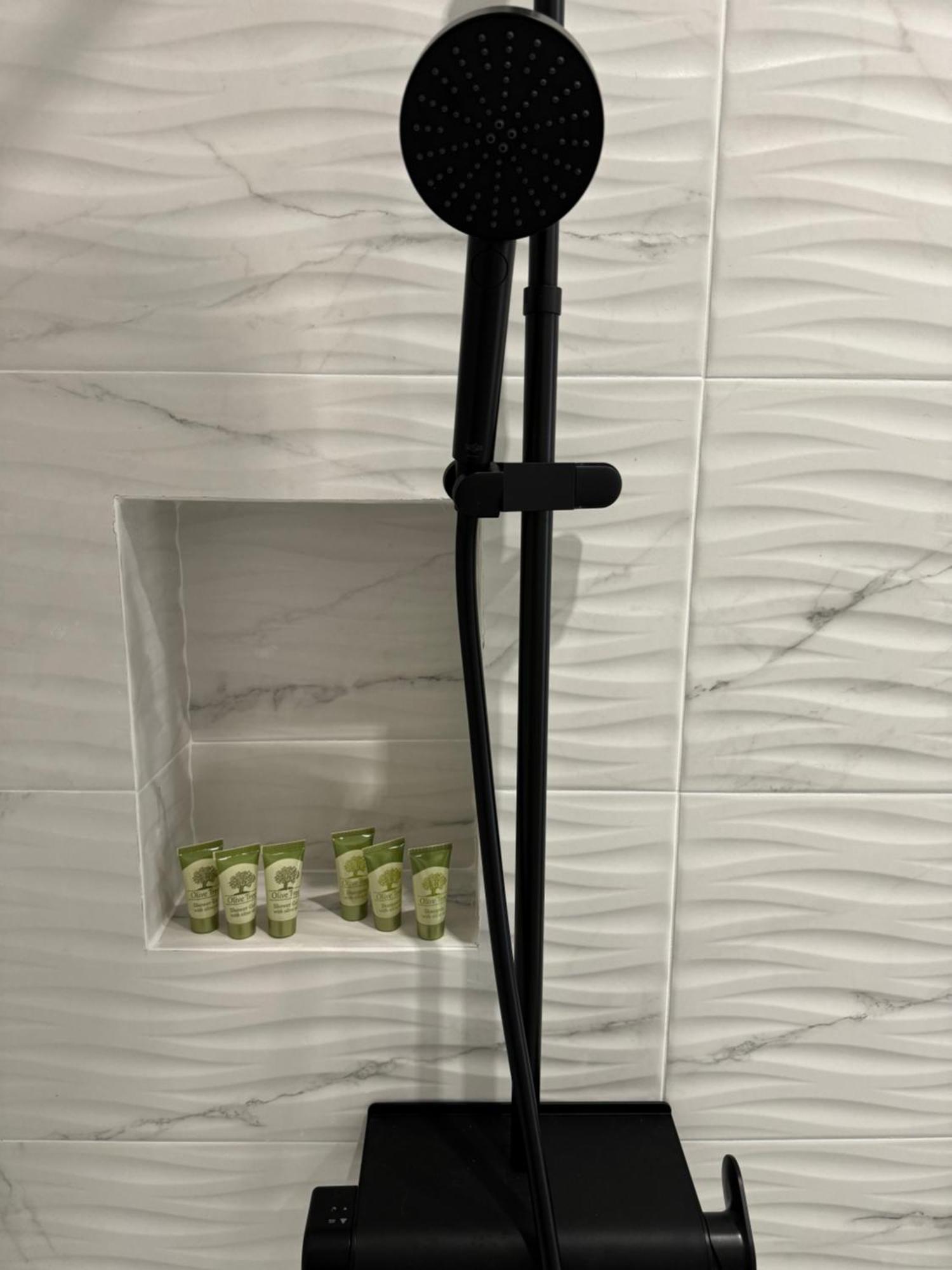 Apartment 3 *