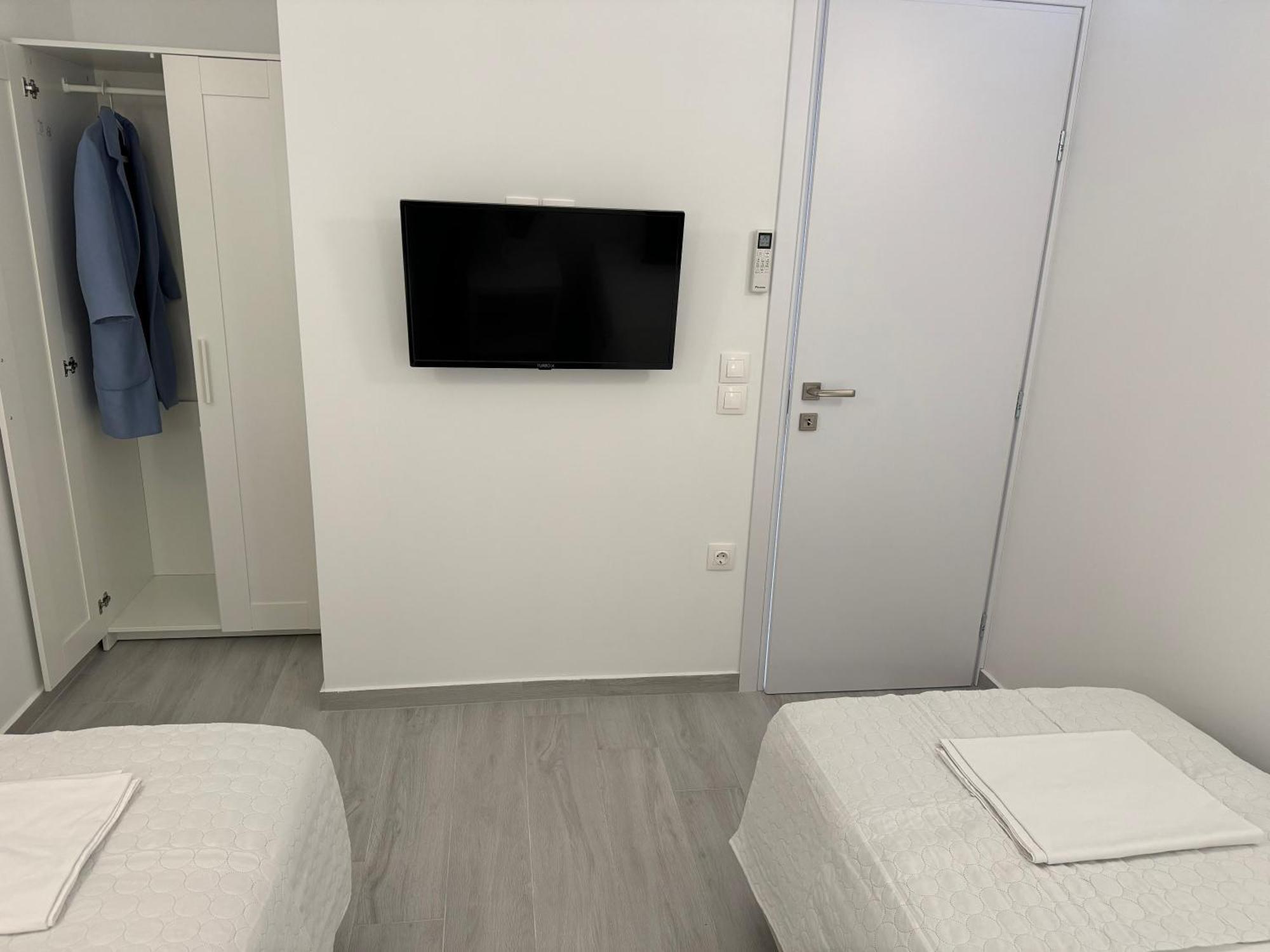 3 Apartment *